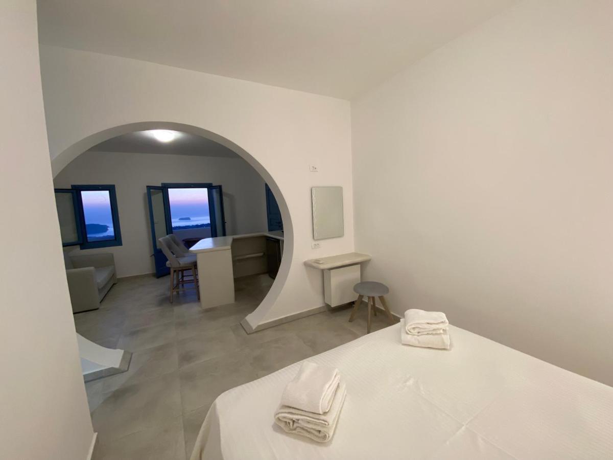 Ena Suites Santorini Pyrgos Kallistis ภายนอก รูปภาพ