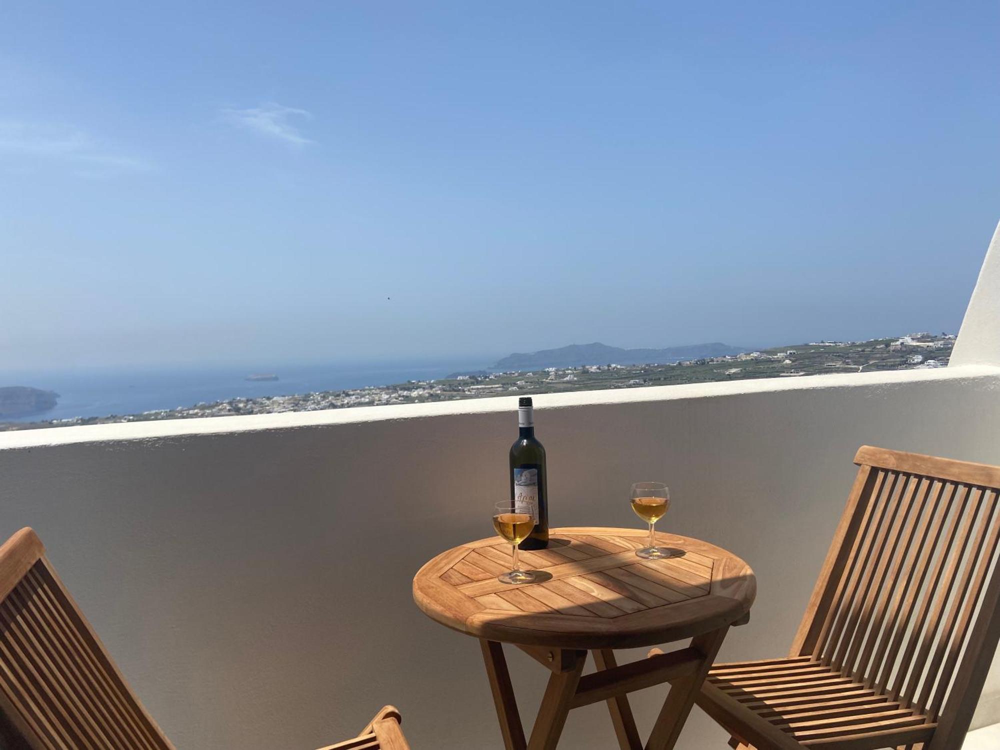 Ena Suites Santorini Pyrgos Kallistis ภายนอก รูปภาพ